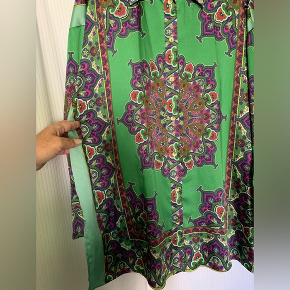 Zara Long Sleeve Button Up Collared Oversized Blouse Green w/ Print Large - Picture 6 of 16